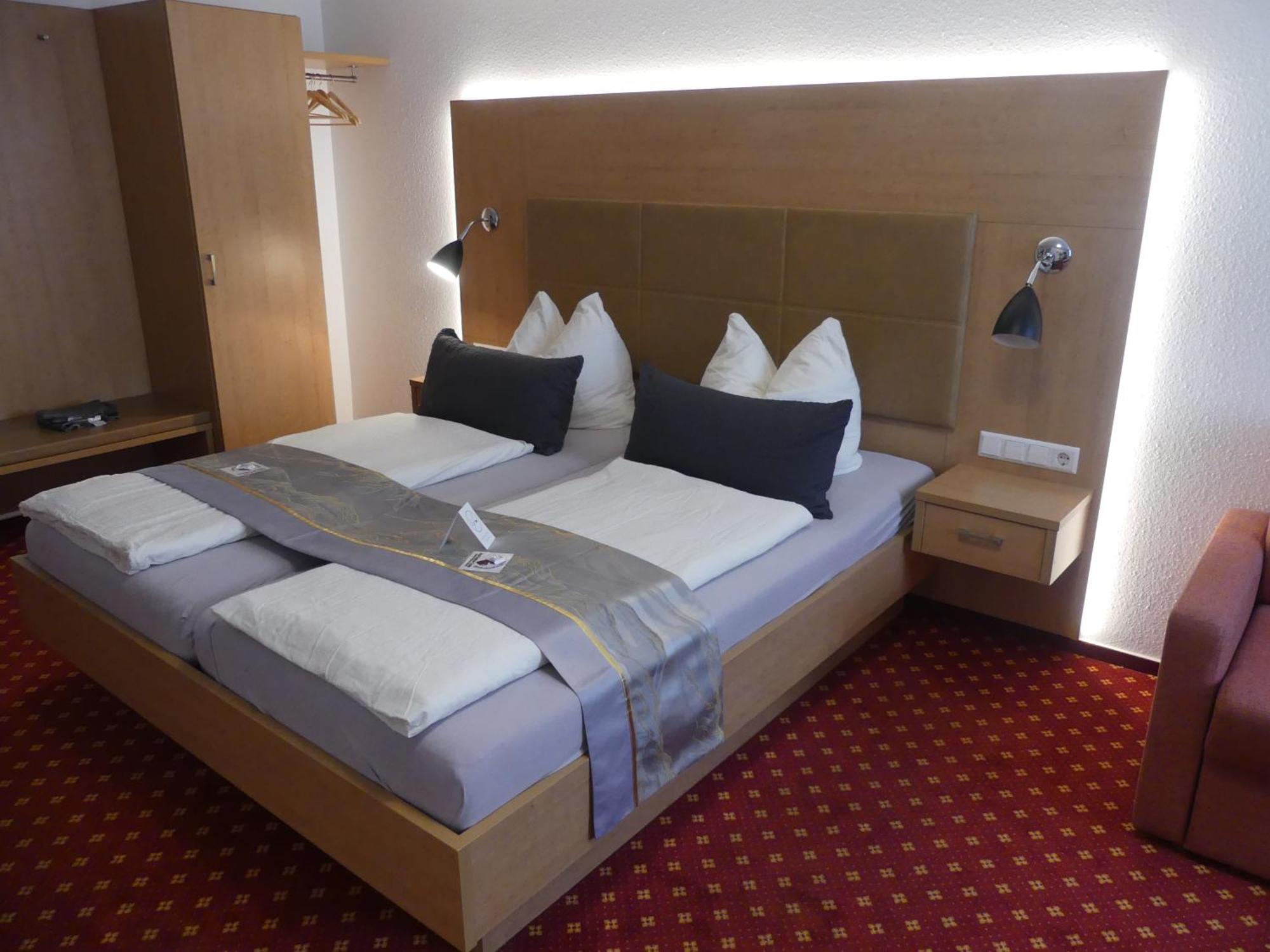 Hotel Traube Сигмаринген Екстериор снимка