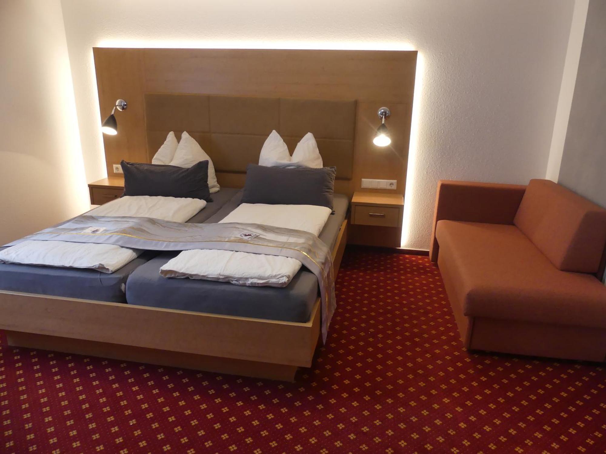 Hotel Traube Сигмаринген Екстериор снимка